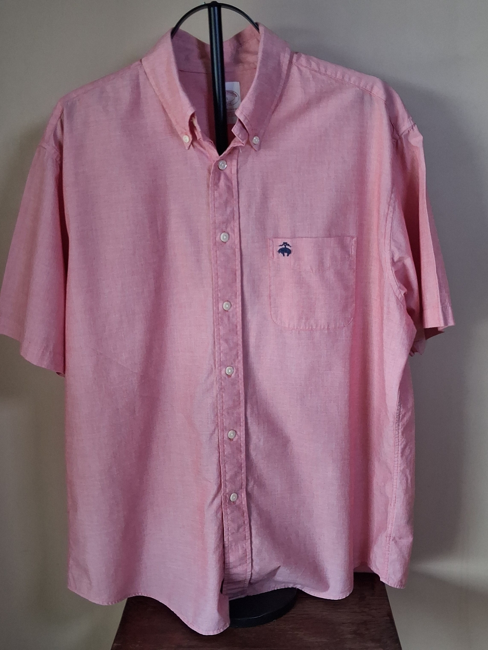 Brooks Brothers Men’s Red Chambray Short Sleeve Button-Up; Size L
